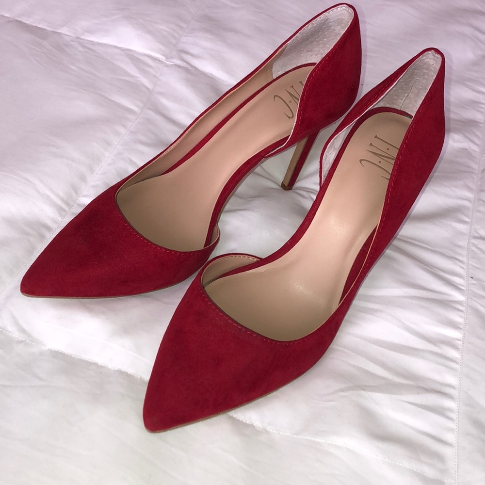 Red Pointed toe INC pump